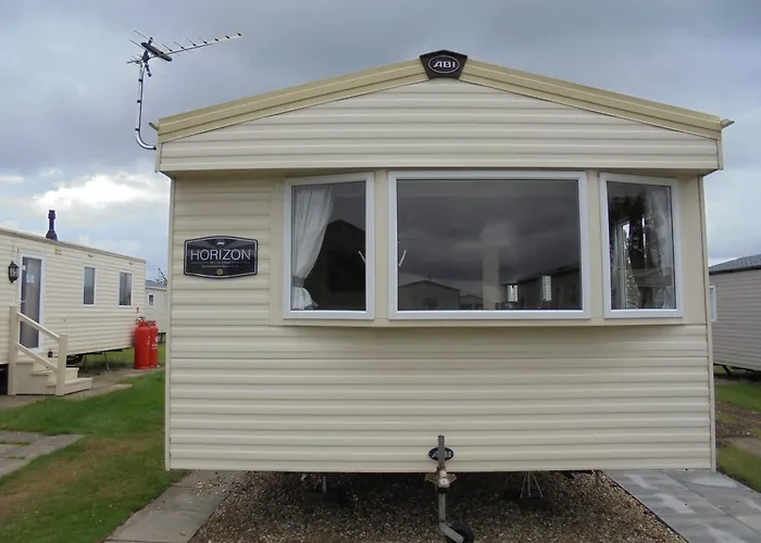 Kingfisher Horizon III 8 Berth Close To Site Entrance
