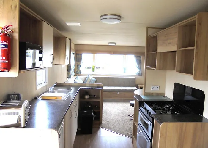 Kingfisher Horizon III 8 Berth Close To Site Entrance