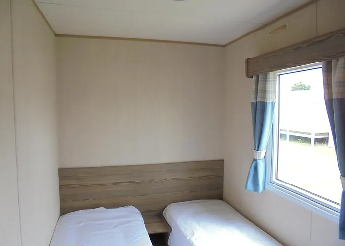 Kingfisher Horizon III 8 Berth Close To Site Entrance