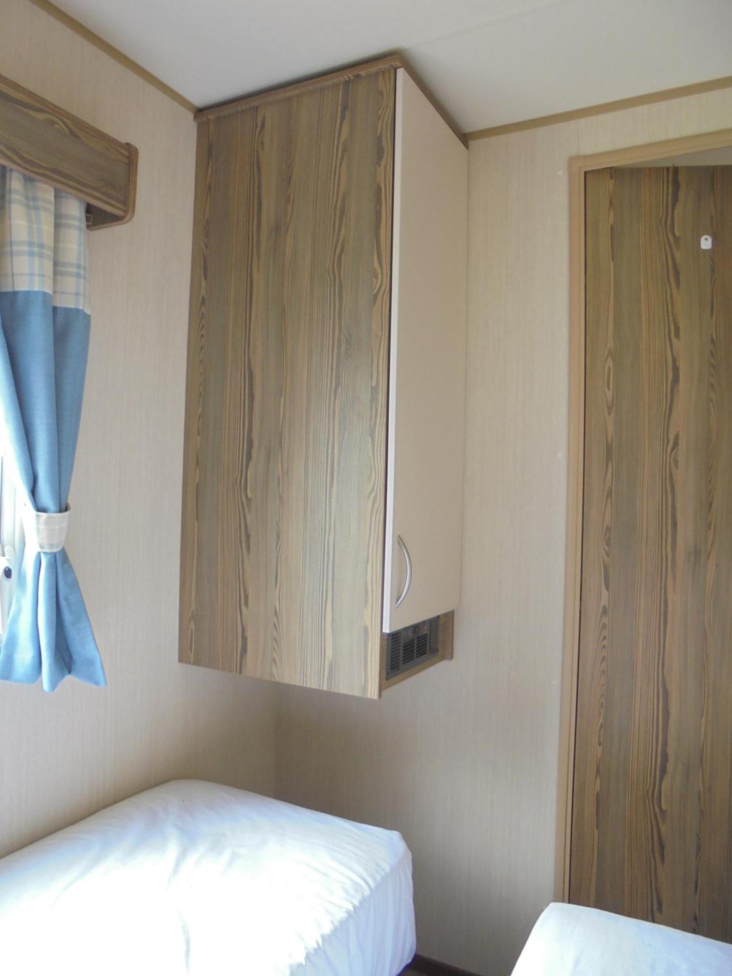 Holiday home Kingfisher Horizon Iii 8 Berth Close To Site Entrance *